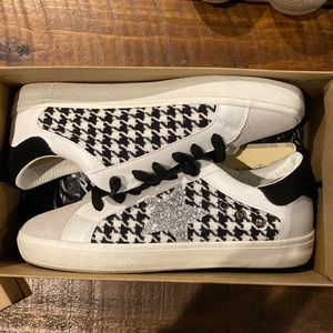 Houndstooth and glitter Vintage Havana tennis shoes, size 9, new/never worn